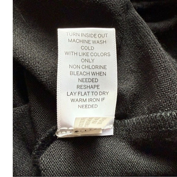 Dress Barn Lightweight Sweater with Polyester Floral Sleeves - NWT - Picture 5 of 5